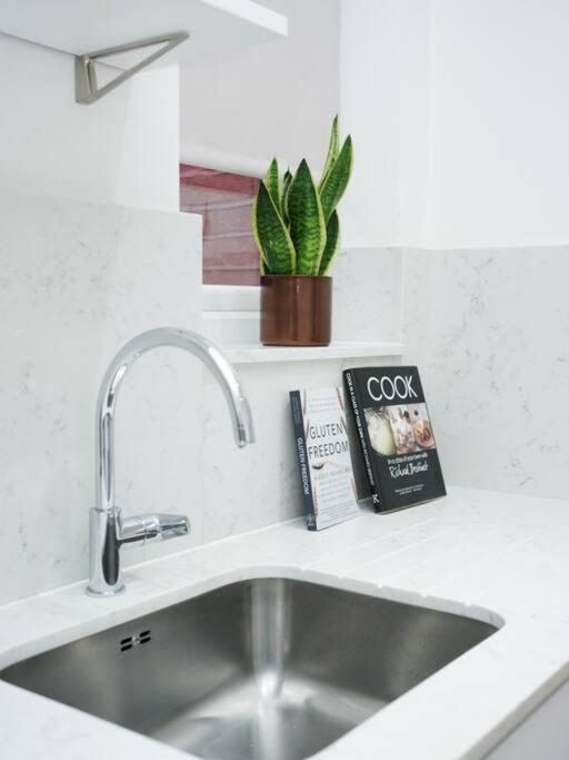 Newly Renovated Modern 4 Bed 3 Bath Apartment Londres Exterior foto