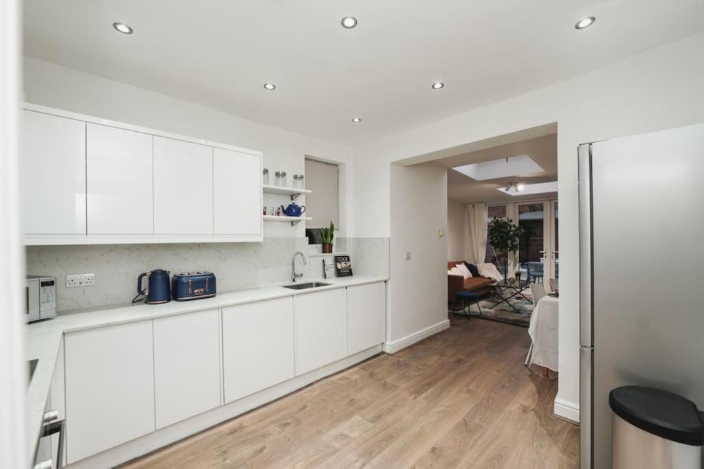 Newly Renovated Modern 4 Bed 3 Bath Apartment Londres Exterior foto