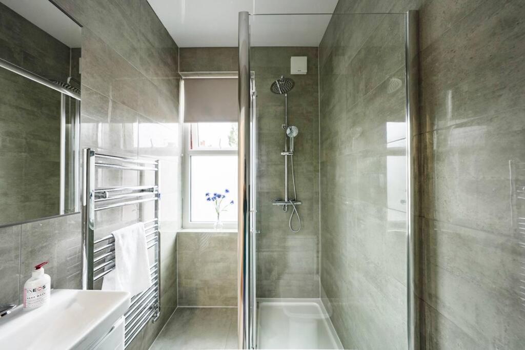 Newly Renovated Modern 4 Bed 3 Bath Apartment Londres Exterior foto